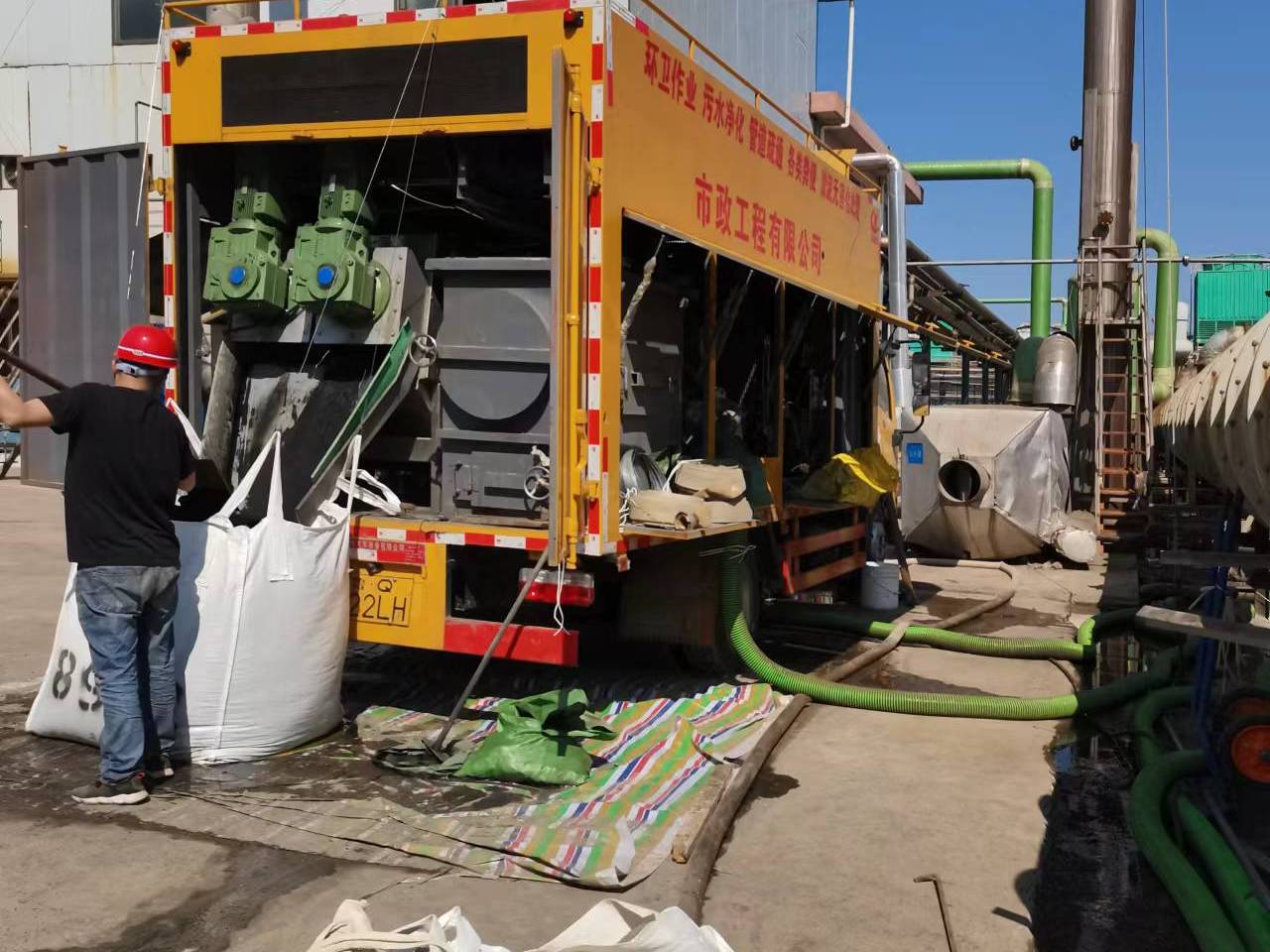 柘城淤泥压干处理